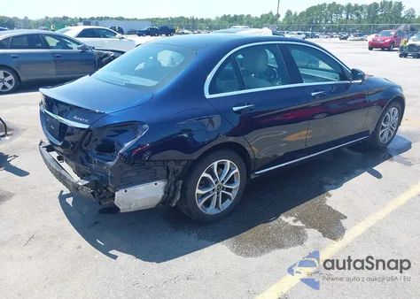 2018 Mercedes-Benz C 300 4Matic из США, поврежденный, VIN 55SWF4KB8JU257729